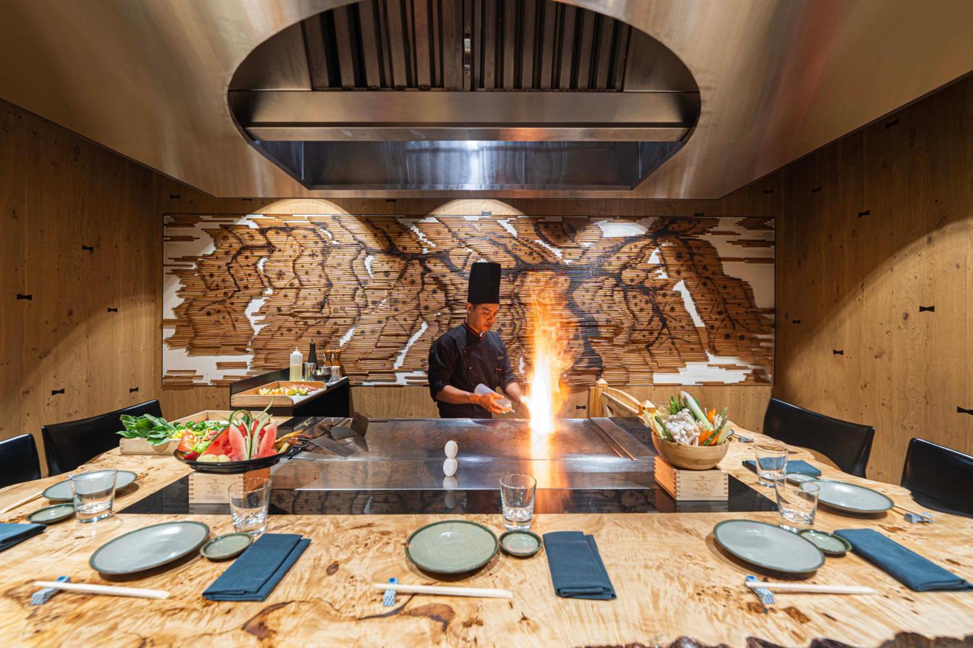 Hyatt Regency Dubai - Corniche Hotel Екстериор снимка Teppanyaki restaurant in Dubai